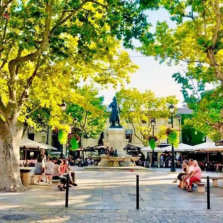 Apartmán En Plein Coeur Du Centre Historique Aigues-Mortes